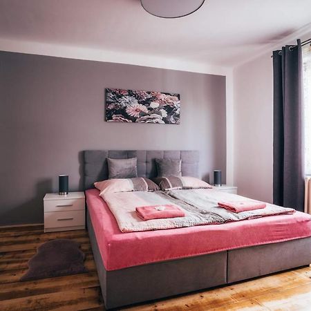 Zahradni Apartment เชสกี้ครุมลอฟ ภายนอก รูปภาพ