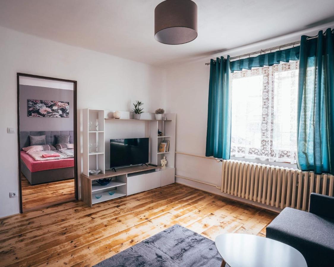 Zahradni Apartment เชสกี้ครุมลอฟ ภายนอก รูปภาพ