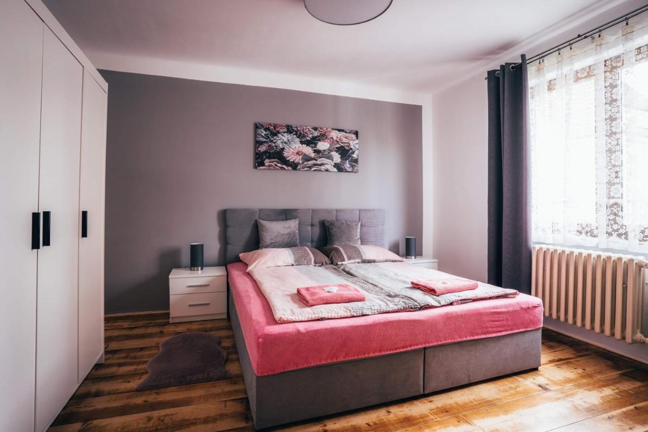 Zahradni Apartment เชสกี้ครุมลอฟ ภายนอก รูปภาพ