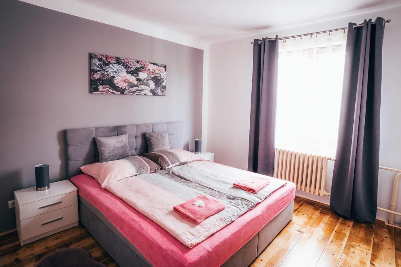 Zahradni Apartment เชสกี้ครุมลอฟ ภายนอก รูปภาพ