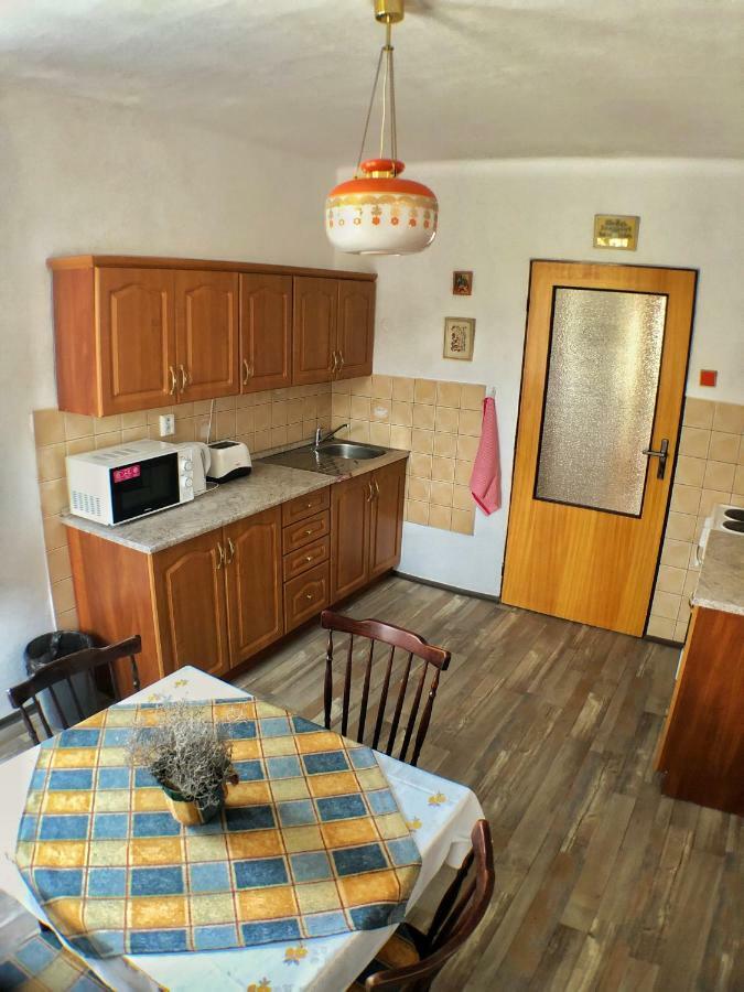 Zahradni Apartment เชสกี้ครุมลอฟ ภายนอก รูปภาพ