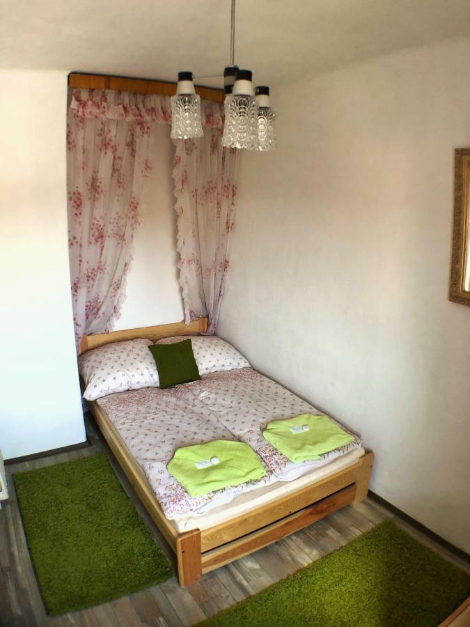 Zahradni Apartment เชสกี้ครุมลอฟ ภายนอก รูปภาพ